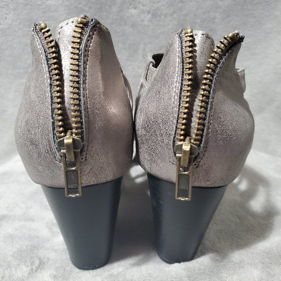 Easy Street Amaze Gladiator Heeled Sandals Pewter Metallic Silver Size 9… - Picture 10 of 11